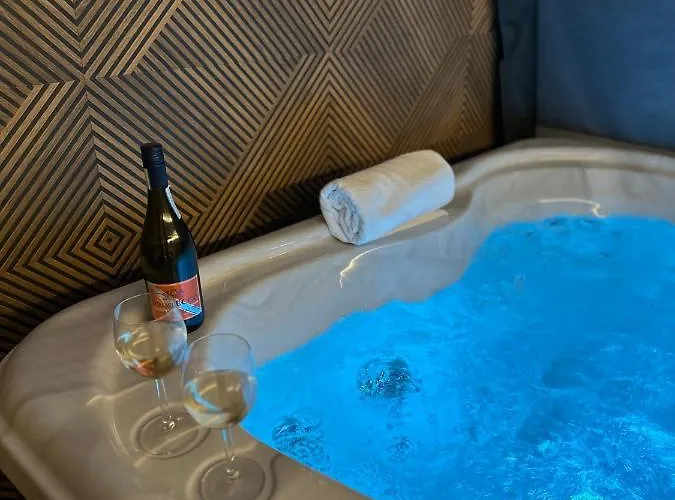 Vesna アパートホテル